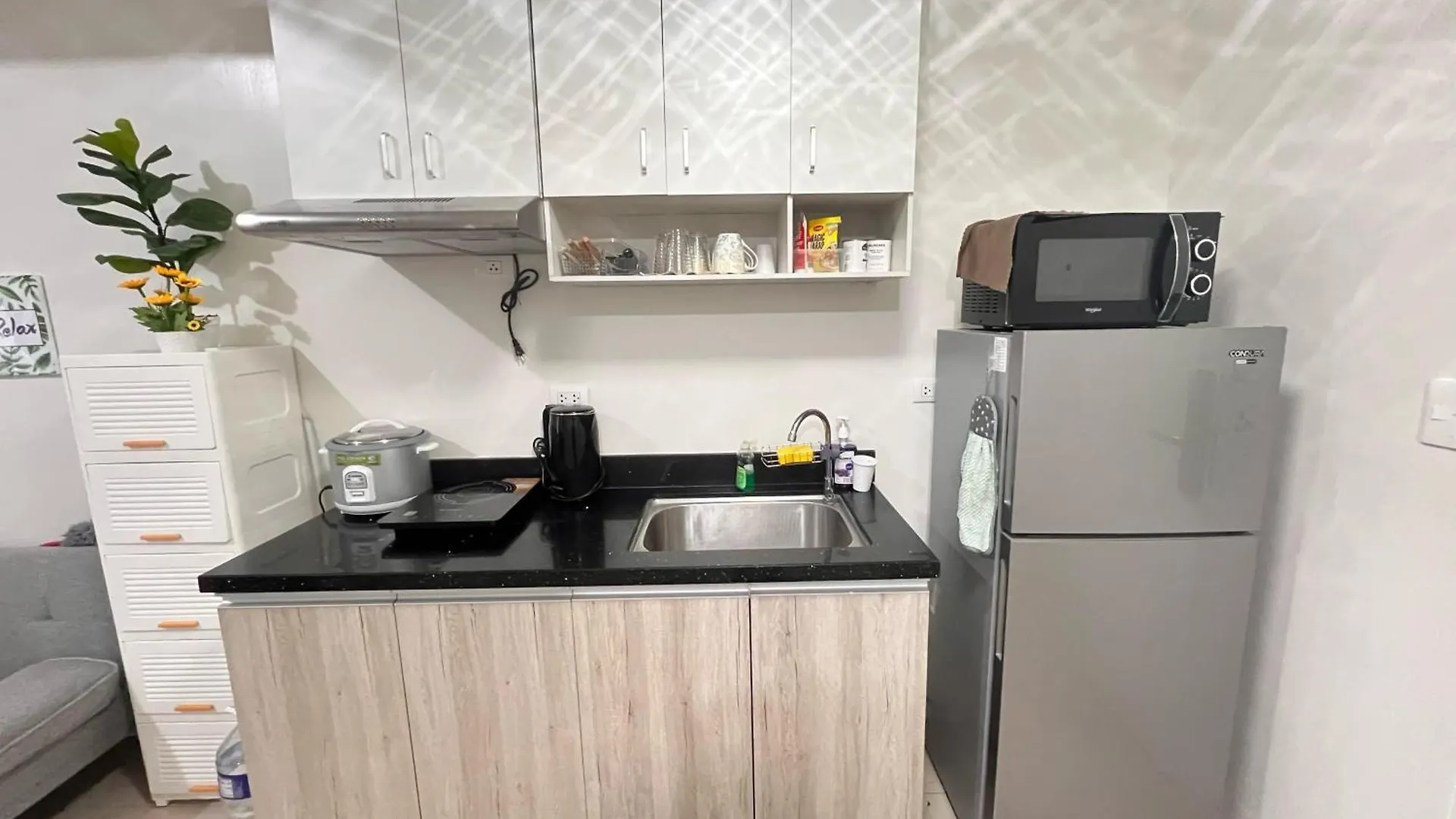 Crisean Highrise Condo - 100 West Makati Manille Appartement
