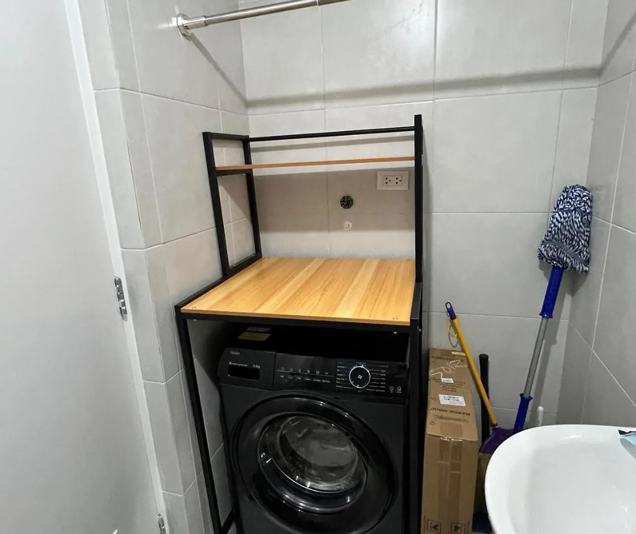 Crisean Highrise Condo - 100 West Makati Manille